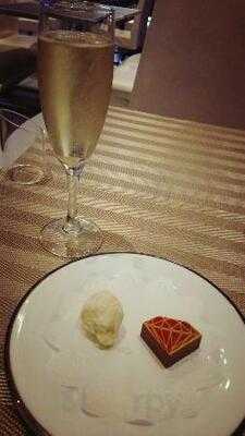 デルレイ カフェ&ショコラティエ表参道ヒルズ店