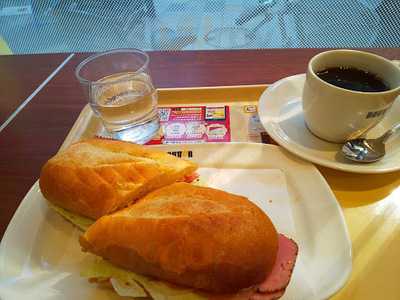 ドトールコーヒーショップ神田東口店