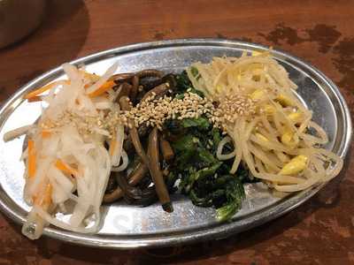 炭火焼肉 ホルモン忠吉