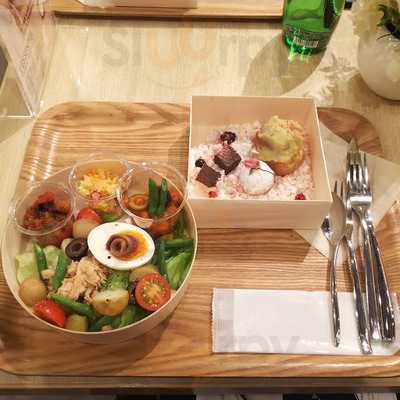 ミカフェート 一ツ橋店