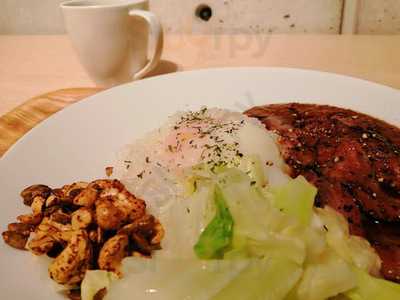 ミカフェート 一ツ橋店