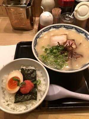 博多らーめん由丸大手町店