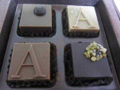 アルマーニ ドルチ