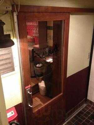 地下のスペインバル アルバ