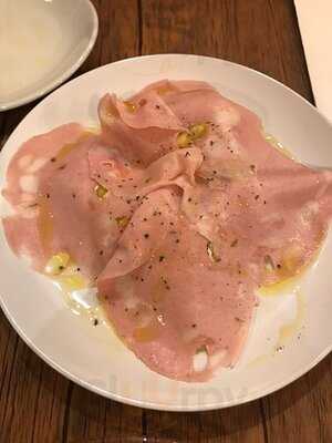 ピッツェリア＆バー ラドンナ