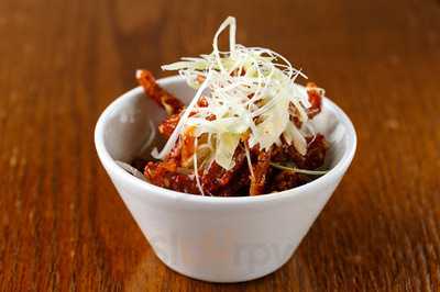 大衆和牛酒場 コンロ家 霜降り和牛鍋と神戸牛ホルモン鉄板焼 神田店