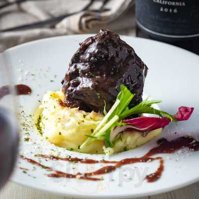 大衆和牛酒場 コンロ家 霜降り和牛鍋と神戸牛ホルモン鉄板焼 神田店