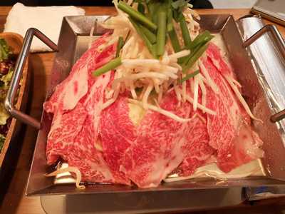 大衆和牛酒場 コンロ家 霜降り和牛鍋と神戸牛ホルモン鉄板焼 神田店