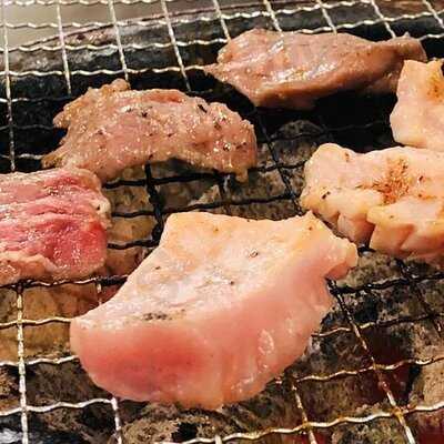 中目黒 炭火焼きホルモンまんてん 高架下