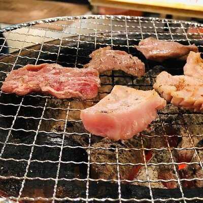 中目黒 炭火焼きホルモンまんてん 高架下