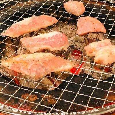 中目黒 炭火焼きホルモンまんてん 高架下