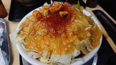 なぜ蕎麦にラー油を入れるのか。秋葉原店