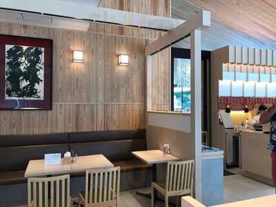 靖國八千代食堂