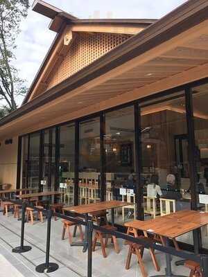 靖國八千代食堂