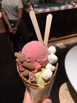 ウェルフードマーケット＆カフェ Imperfect 表参道