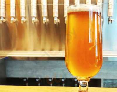 フランクス バーバー&ビアクラブ 日比谷店