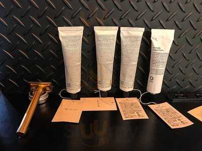 フランクス バーバー&ビアクラブ 日比谷店