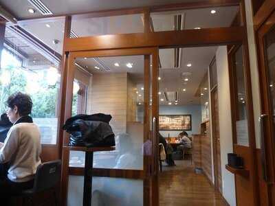 カフェ ド クリエ 飯田橋東口