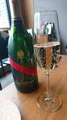 ユーゴ デノワイエ 恵比寿店