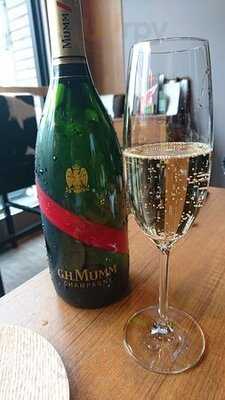 ユーゴ デノワイエ 恵比寿店