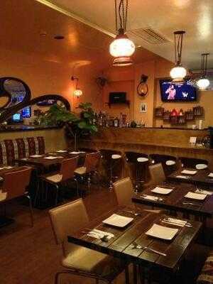 トゥーラ ダイニングバー