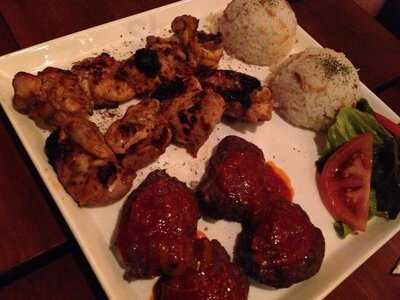 トゥーラ ダイニングバー