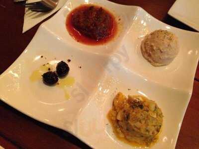 トゥーラ ダイニングバー