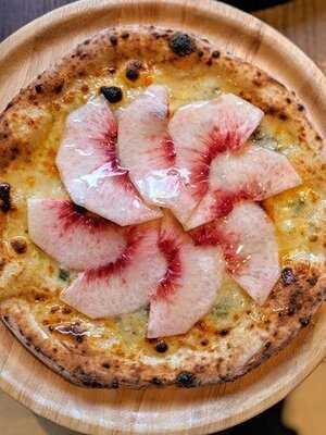 Fiore Pizza Dining & Bar