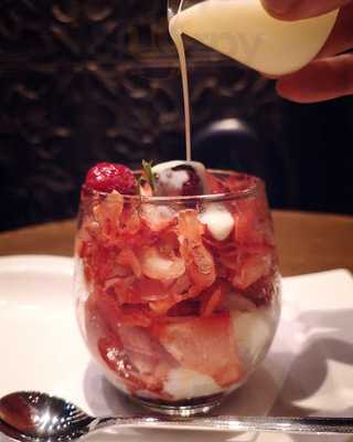 サロン ウフ エ モア 東急プラザ渋谷