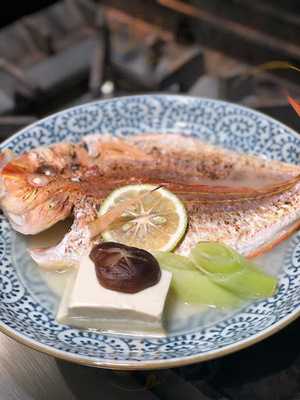 長浜鮮魚卸直営店 博多 魚助 丸の内店