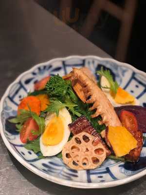 長浜鮮魚卸直営店 博多 魚助 丸の内店