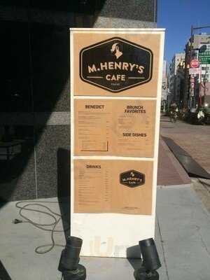 エムヘンリーズ カフェ アット トギバー