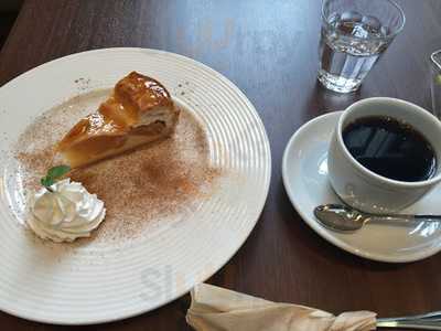 ディー エル カフェ 皇居前店