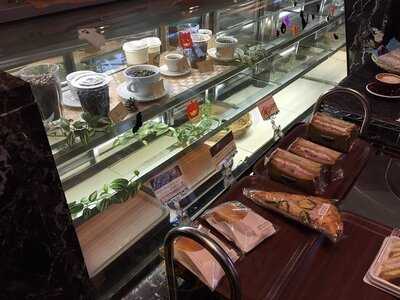 ディー エル カフェ 皇居前店