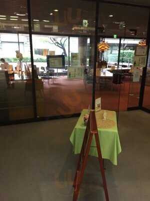 フェリカ 国会図書館内