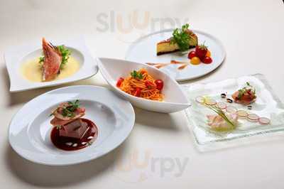 Ｄｉｎｉｎｇ ｃａｆｅ ｔｈｅａｔｅｒ