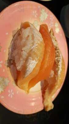 元祖寿司 新宿南口駅前店