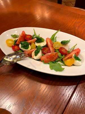 トラットリア ヴォメロ イル マーレ エ モンテ