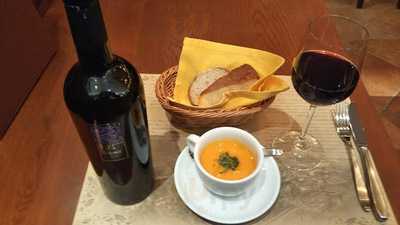 トラットリア ヴォメロ イル マーレ エ モンテ