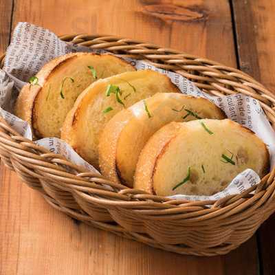 ゆであげパスタ石釜焼き上げピザ ラ パウザ 竹下通り店