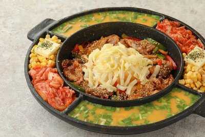 韓国料理食べ放題 サムギョプサル オンチョン 梅田店