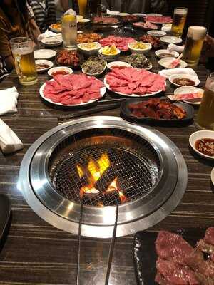 焼肉・しゃぶしゃぶ　肉の鶴々亭