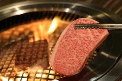 焼肉・しゃぶしゃぶ　肉の鶴々亭