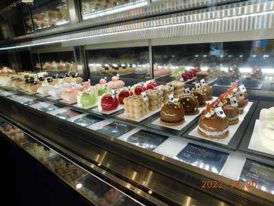 マサヒコ オズミ パリ