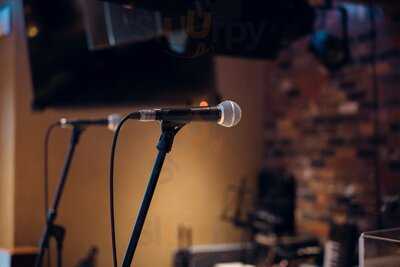 Dining & Music Bar 音stage