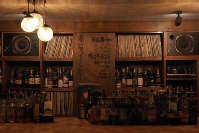 レコード酒場ビートルmomo