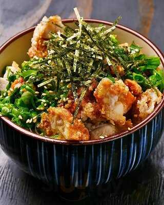 大分からあげと鉄板焼 勝男 大正応援団