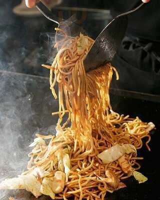 ミナミ名物！お好み焼き なんじゃもんじゃ 心斎橋