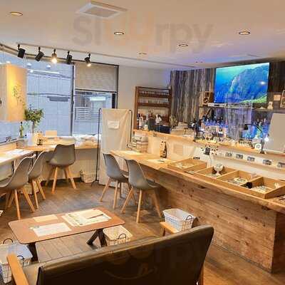 Cafe & Bar Two Gates