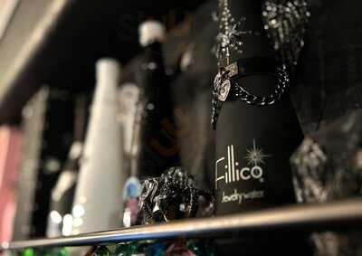 男装カフェ＆バー Bijouxlarme